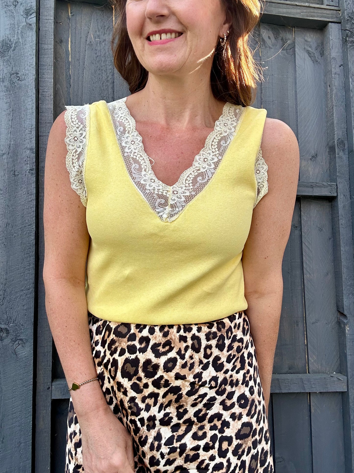 Faro lace trim vest - Lemon