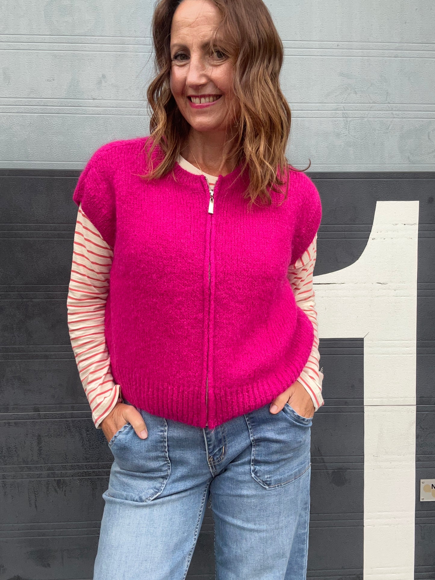 Cherry zip up sleeveless knit - Raspberry