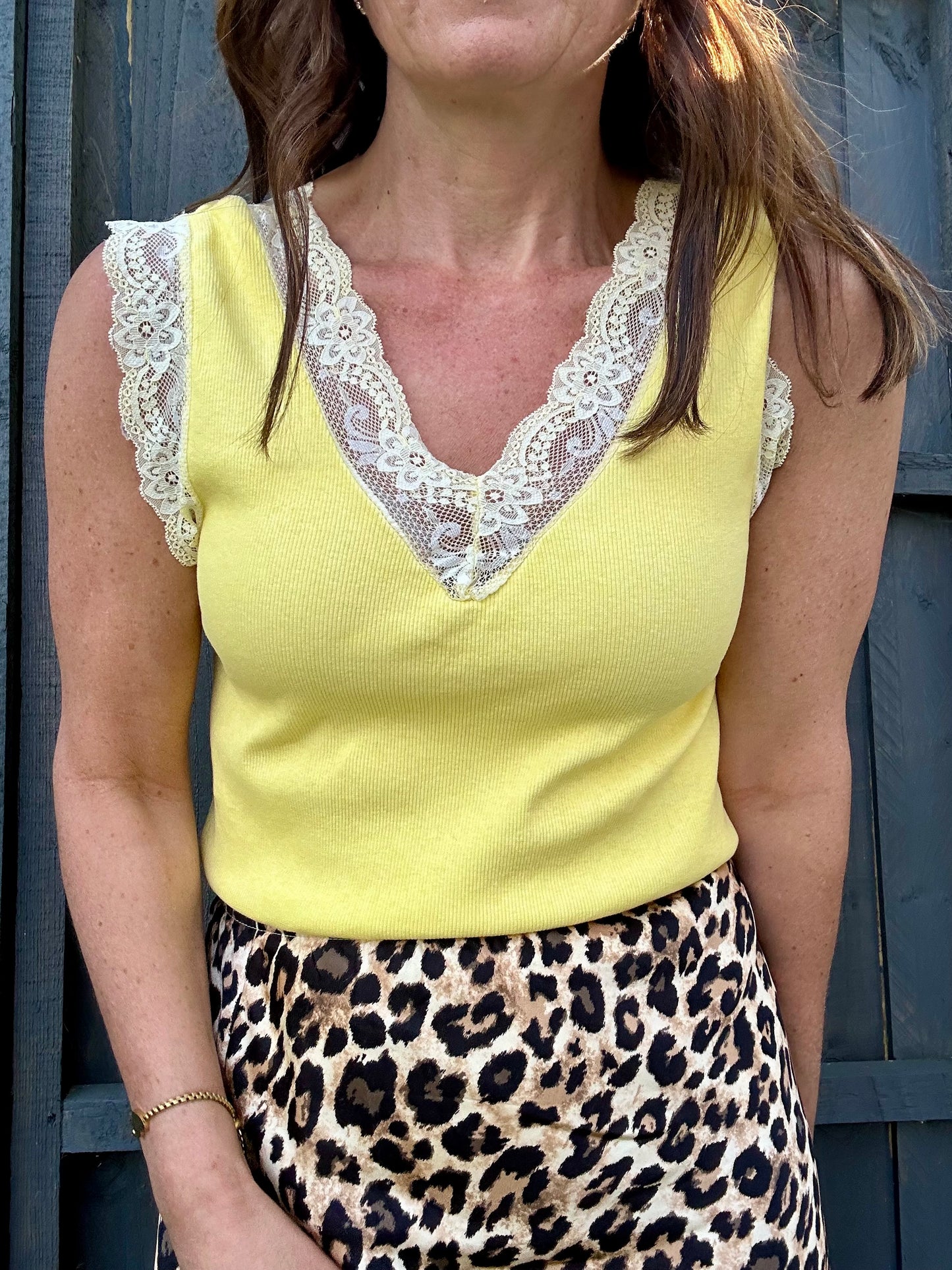 Faro lace trim vest - Lemon