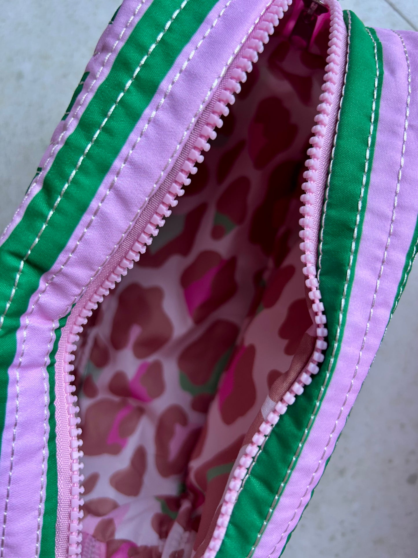 Mitzy stripe make-up bag - Amour