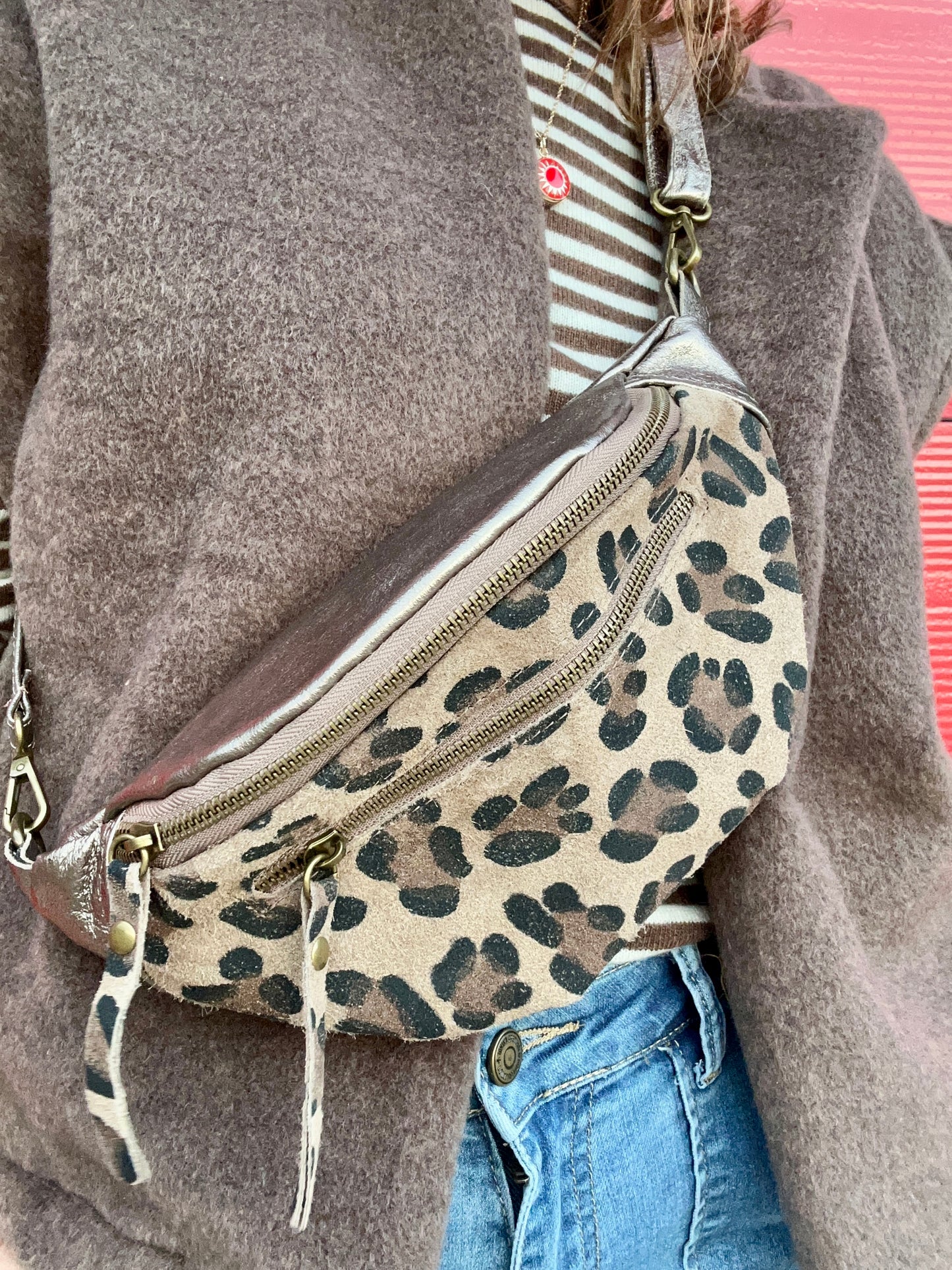 Saffy leopard metallic bumbag