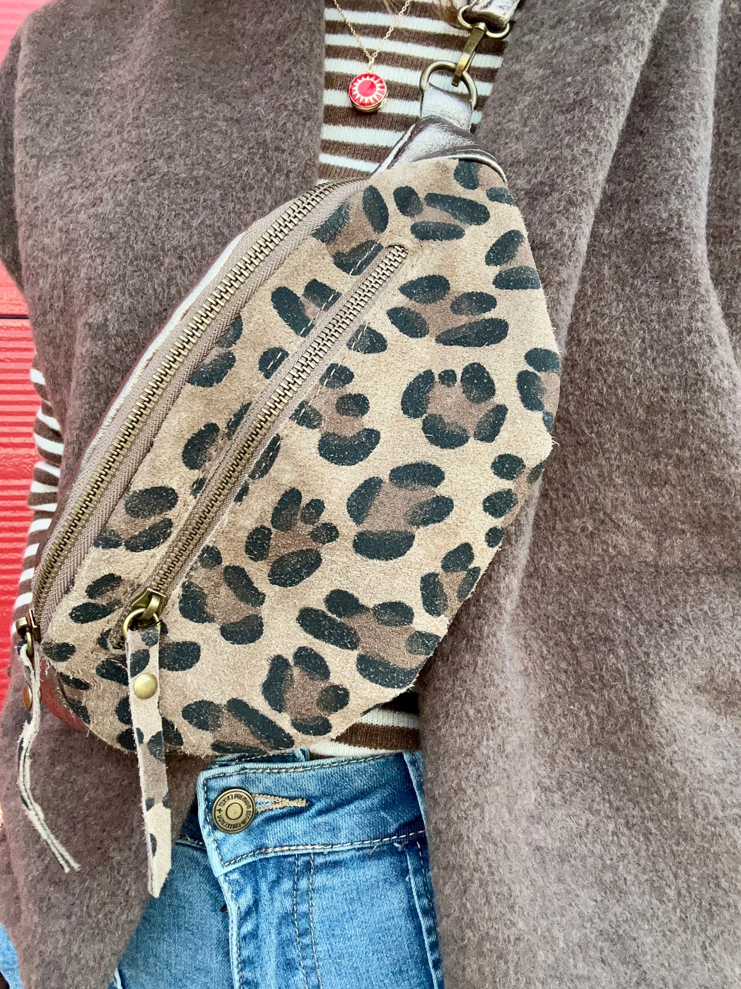 Saffy leopard metallic bumbag