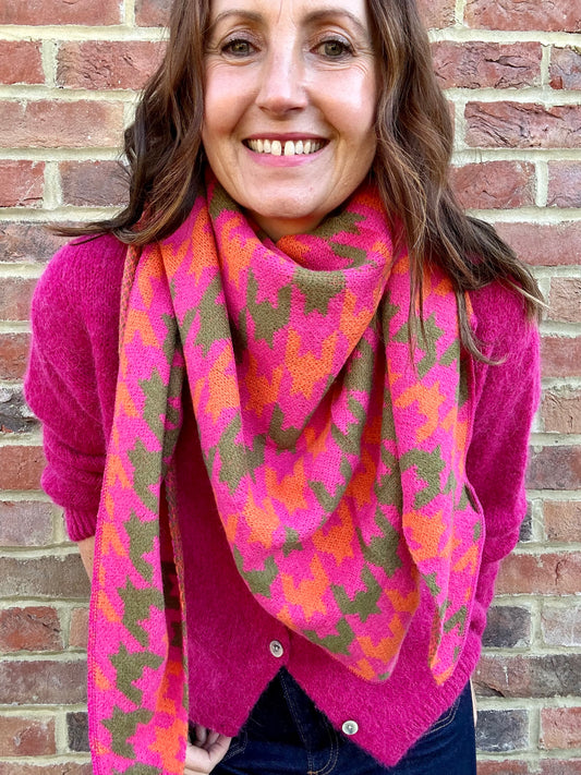 Snowy snuggle scarf - Khaki / Pink