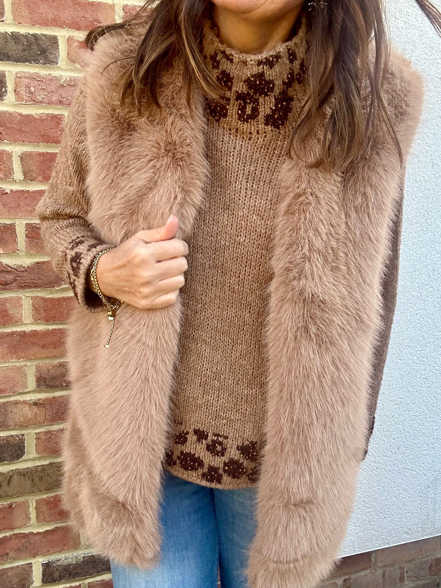 Venus faux fur gilet - Biscuit