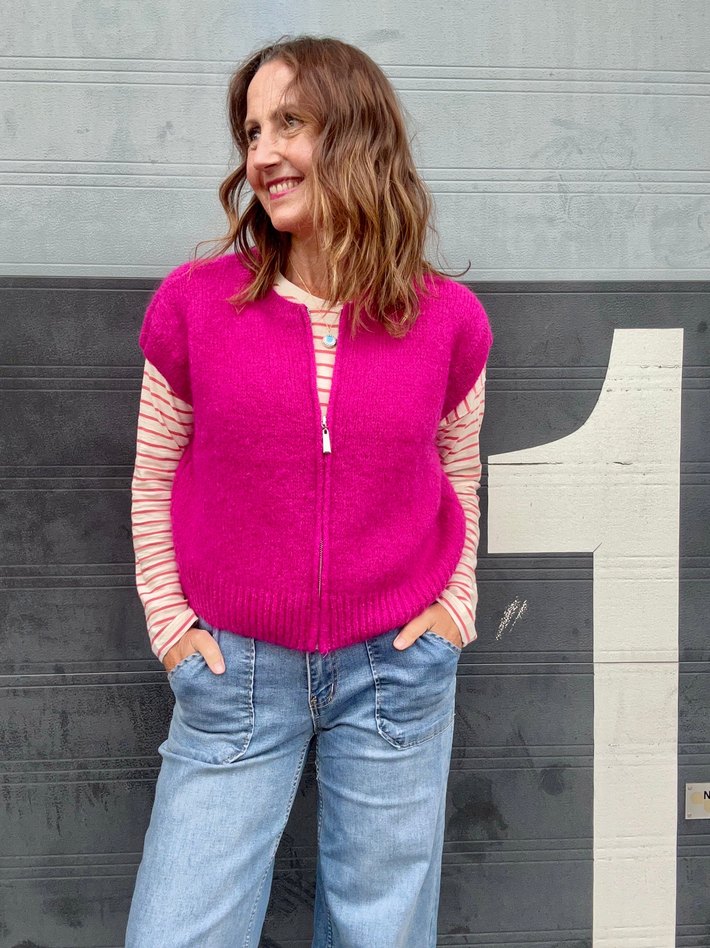 Cherry zip up sleeveless knit - Raspberry