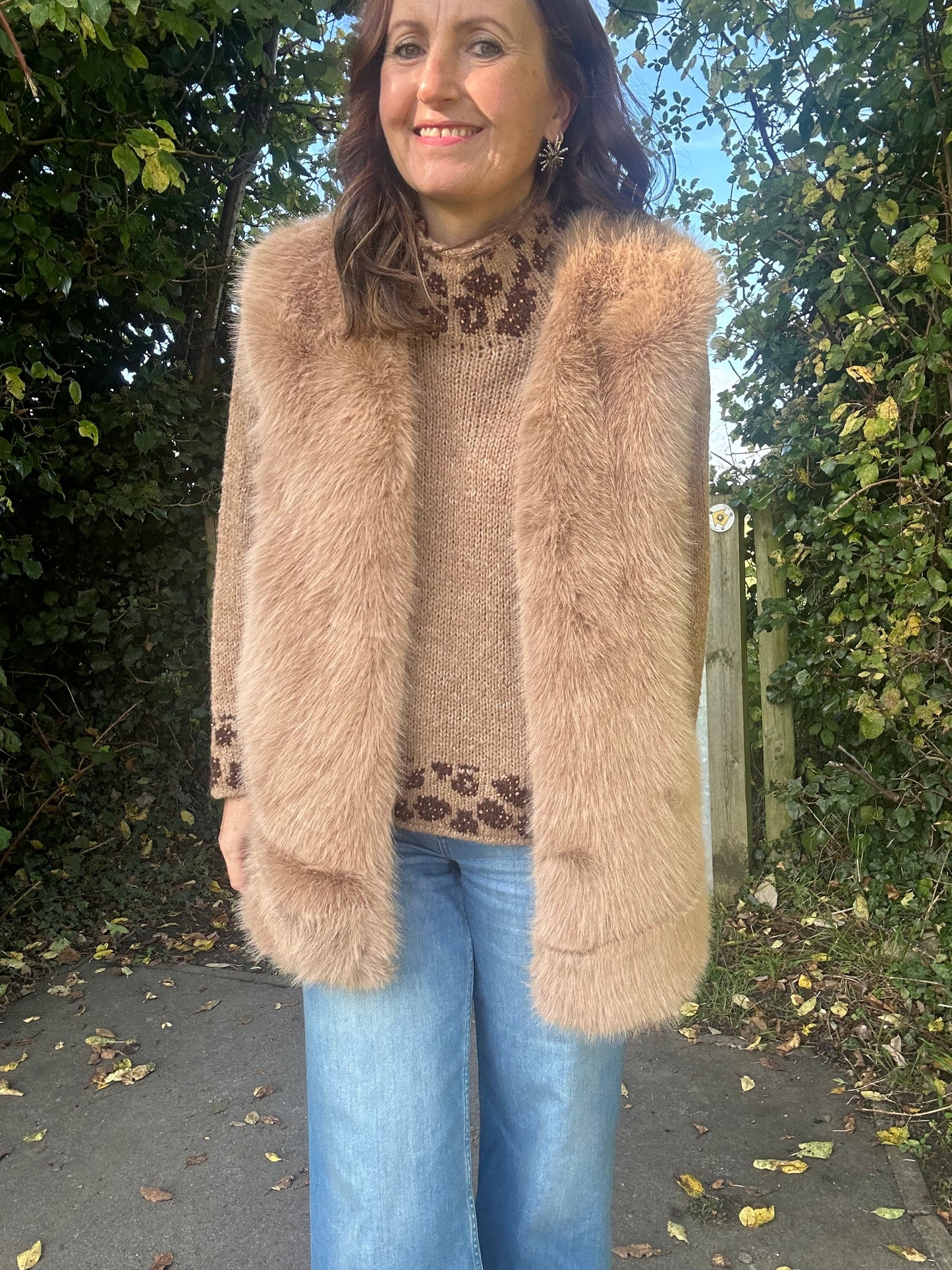 Venus faux fur gilet - Biscuit