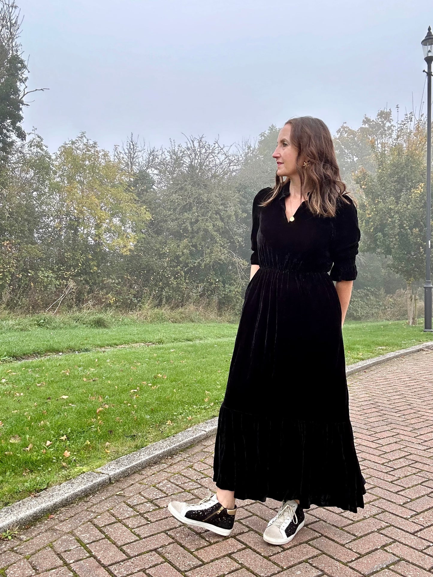 Heather Velvet Midi dress - Black