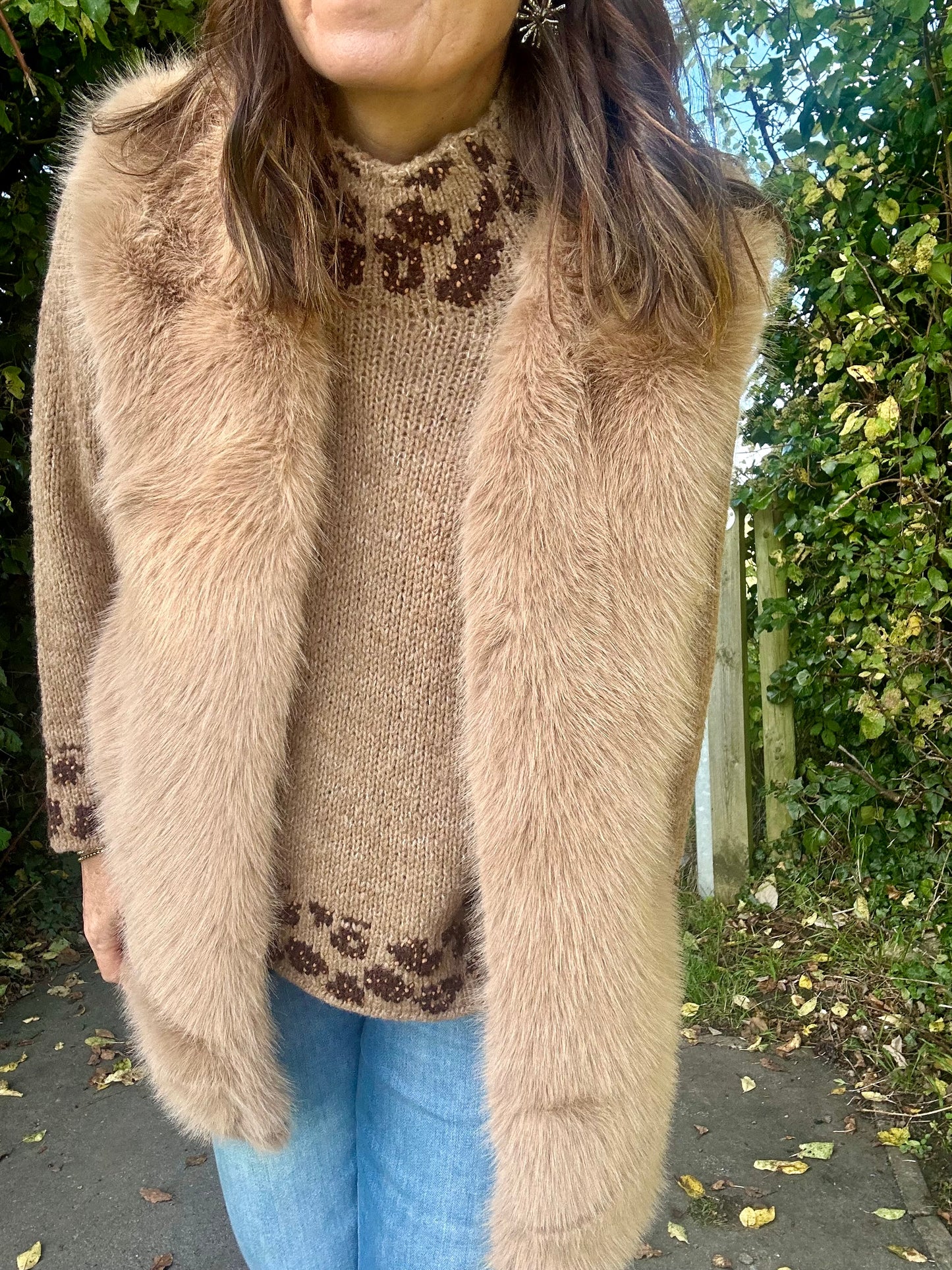 Venus faux fur gilet - Biscuit