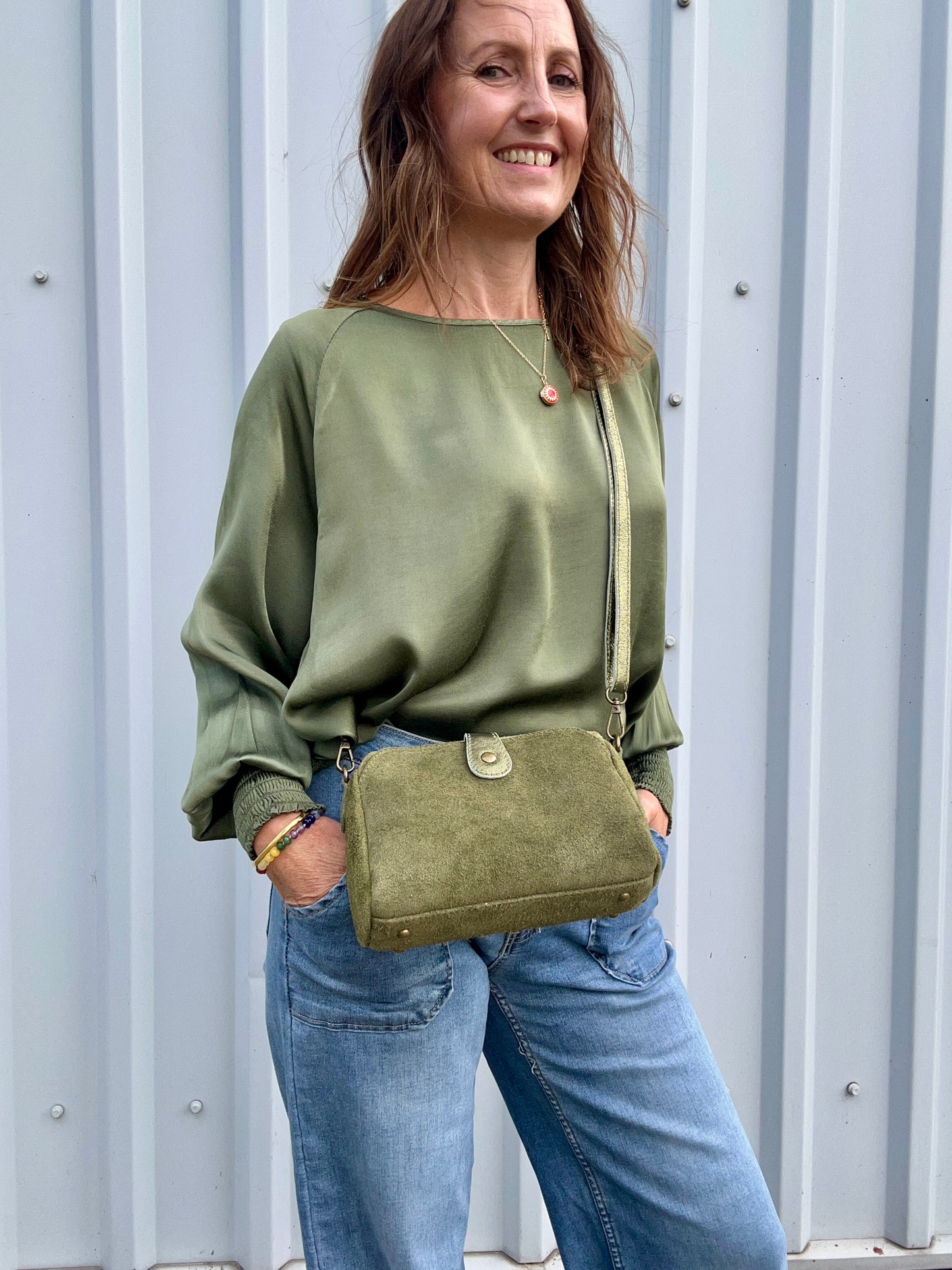 Riley suede crossbody bag - Olive