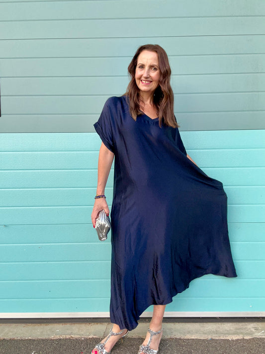 Nora navy dress with pockets